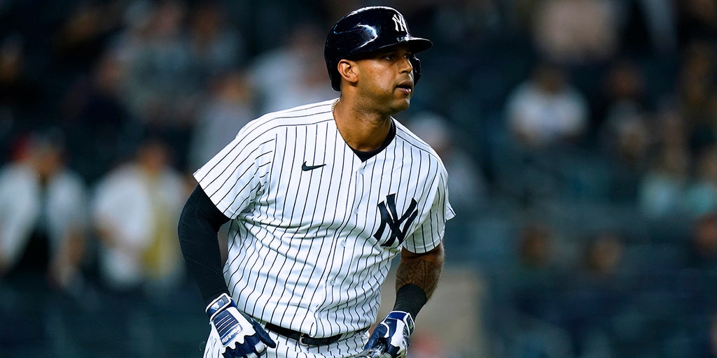 Switch-hitting Aaron Hicks gets right side up for Yankees