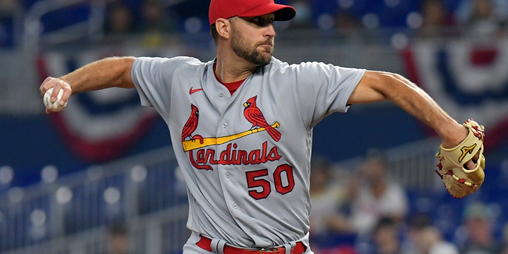 Pujols paces Cardinals, helps Wainwright in win over Marlins