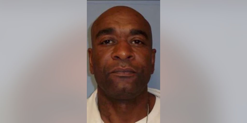 Alabama convicted murderer on the run after escaping work detail - Vimarsana News