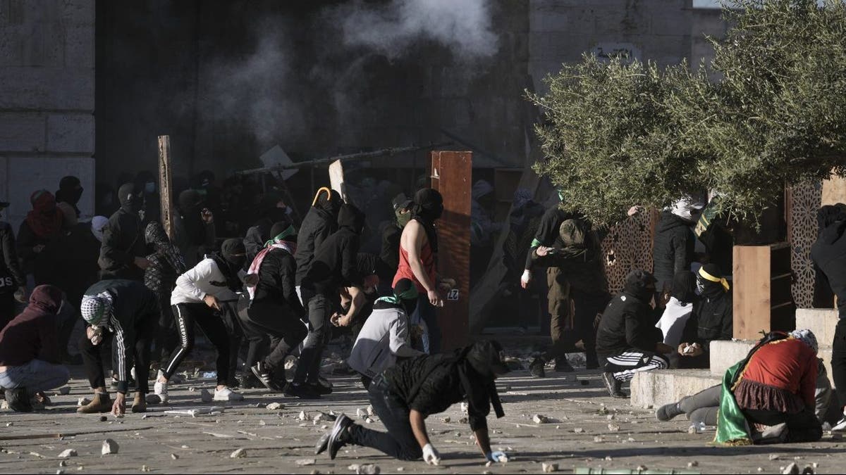 Palestinians clash