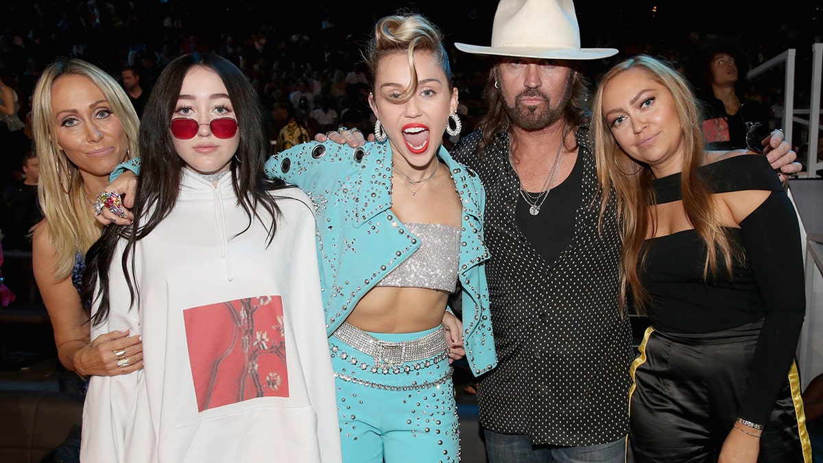 Tish Cyrus, Noah Cyrus, Miley Cyrus, Billy Ray Cyrus and Brandi Cyrus