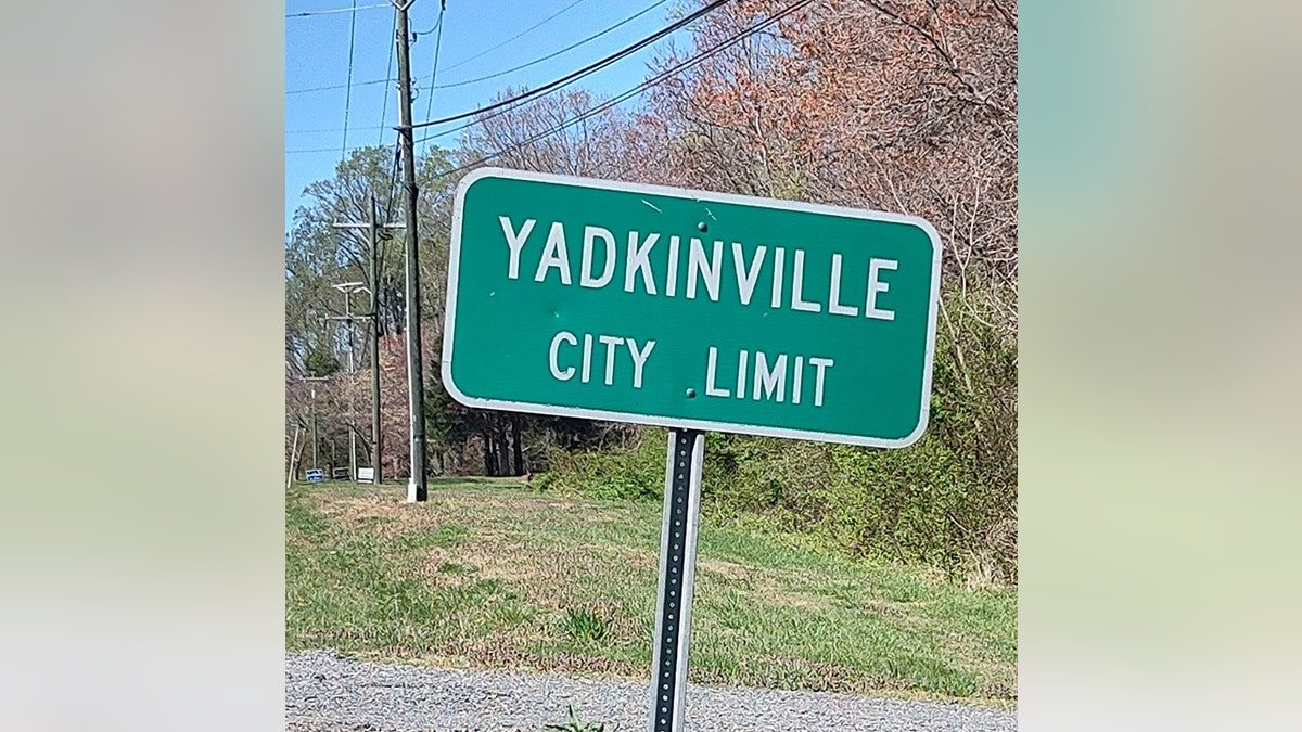 Yadkinville, NC