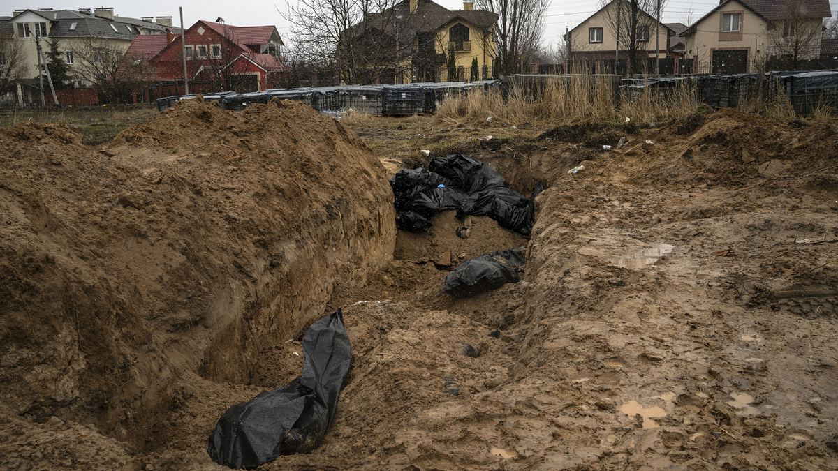 Mass grave Bucha Ukraine