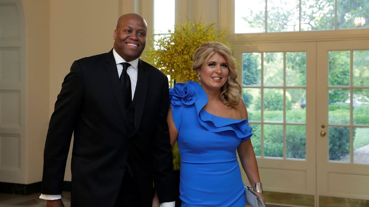 Craig Robinson and his wife Kelly Robinson arrive at a State Dinner 