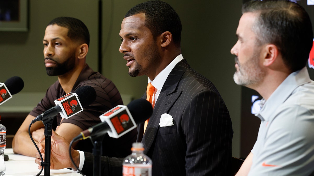 Deshaun Watson speaks at introductory news conference