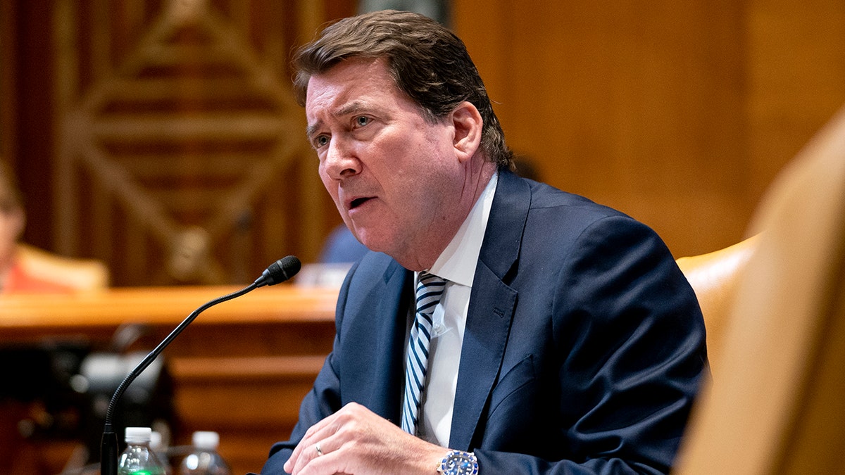 WASHINGTON, DC - APRIL 26: Sen. Bill Hagerty (R-TN) questions Attorney General Merrick Garland regarding the investigation of Hunter Biden's laptop during a Senate Appropriations Subcommittee on Commerce, Justice, Science, and Related Agencies hearing to discuss the fiscal year 2023 budget of the Department of Justice at the Capitol on April 26, 2022 in Washington, DC. (Photo by Greg Nash - Pool/Getty Images)