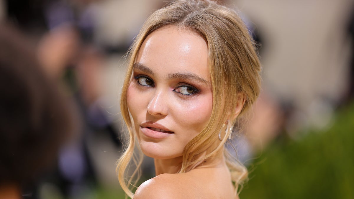 Lily-Rose Depp turns 23, daughter of Johnny Depp and Vanessa Paradis