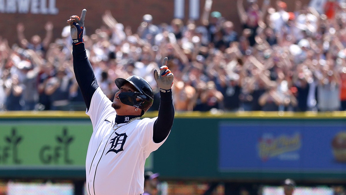 Miguel Cabrera Had Such a Special Moment With His Parents Before