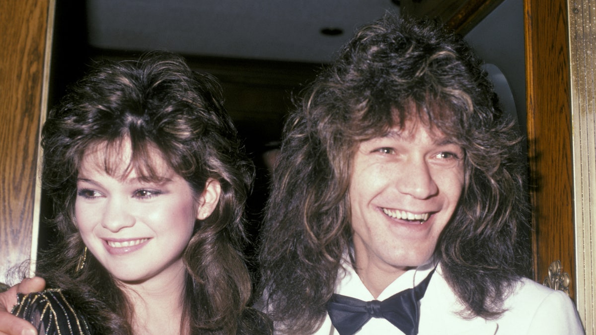 Valerie Bertinelli and Eddie Van Halen at a restaurant