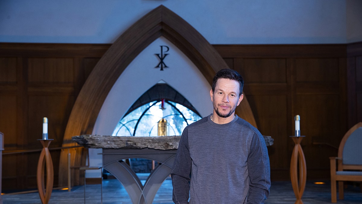 Father Stu' Review: Mark Wahlberg & Mel Gibson in Trite True Story – The  Hollywood Reporter