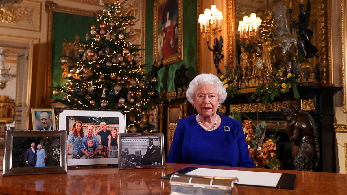 Queen Elizabeth Christmas photo