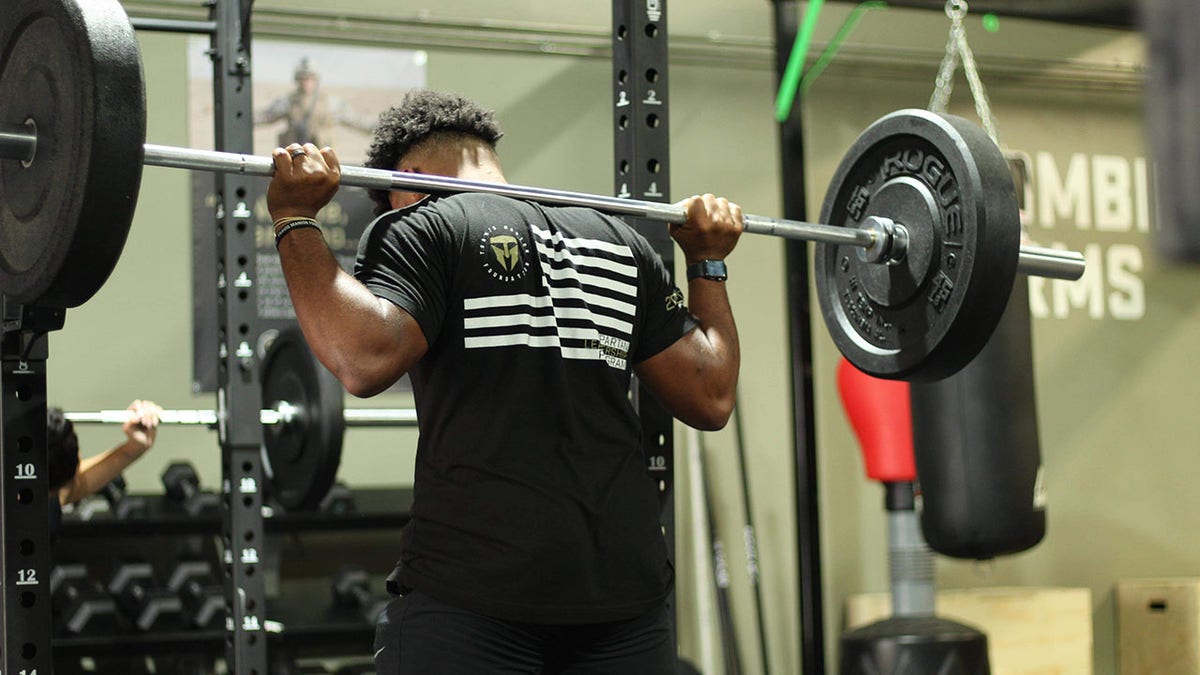 People participating in Travis Manion Foundation's annual Manion WOD to honor the nation's fallen heroes. 