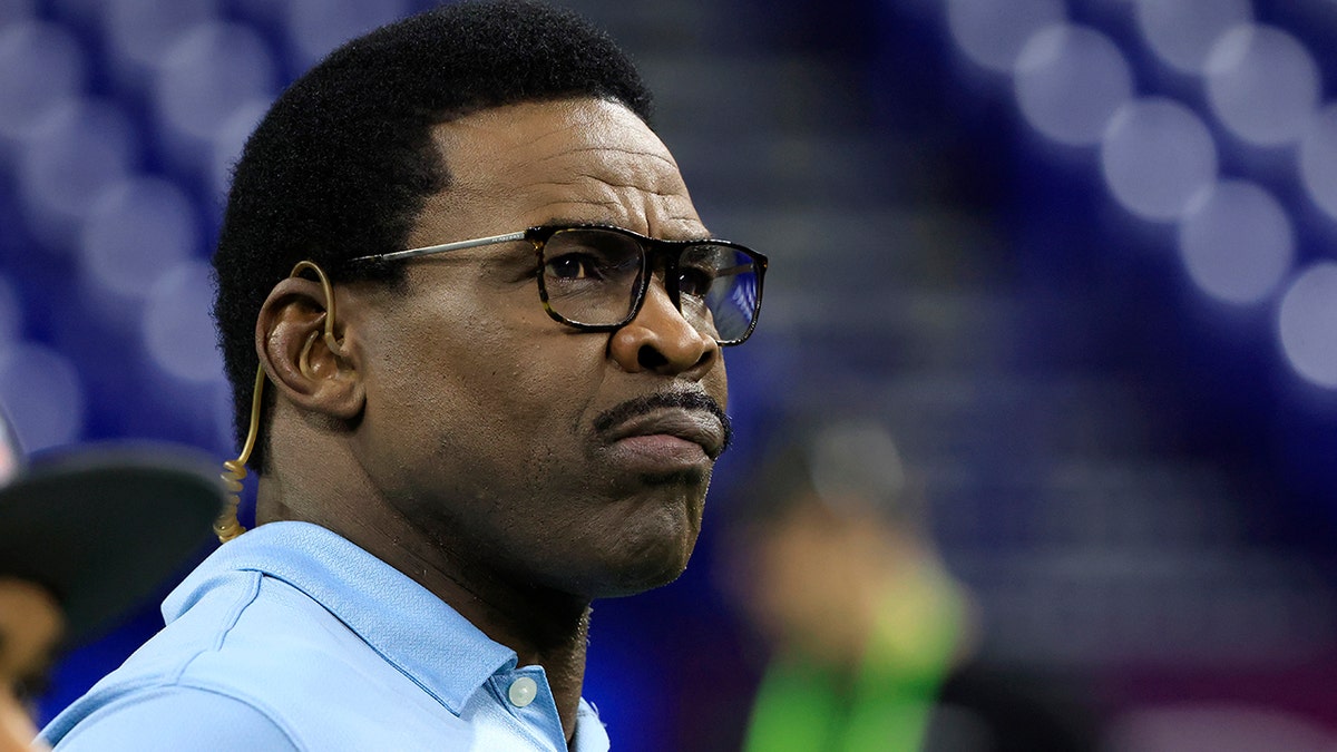 Michael Irvin looks connected field