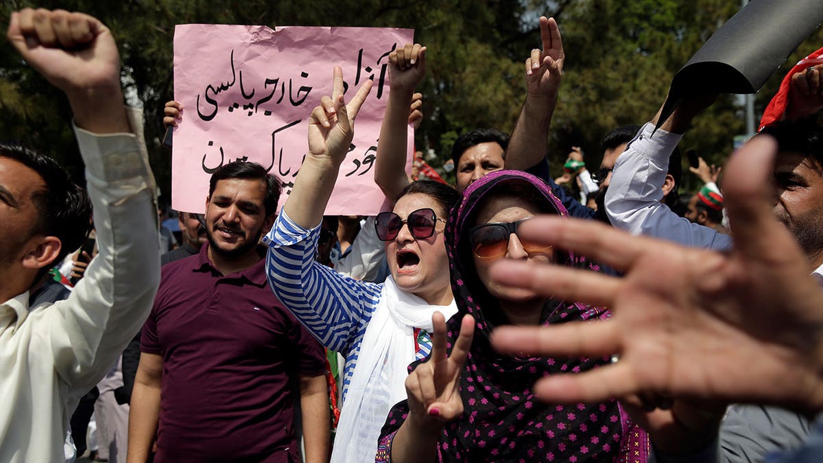 Pakistan demonstrators