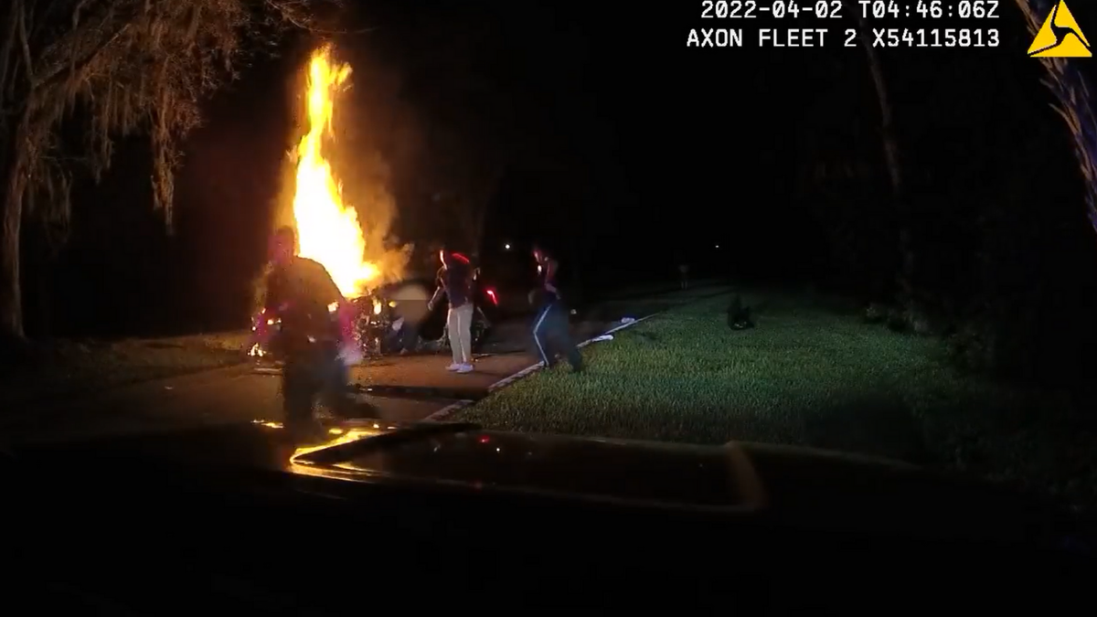 Florida Police Save Man Trapped Inside Burning Vehicle | Fox News