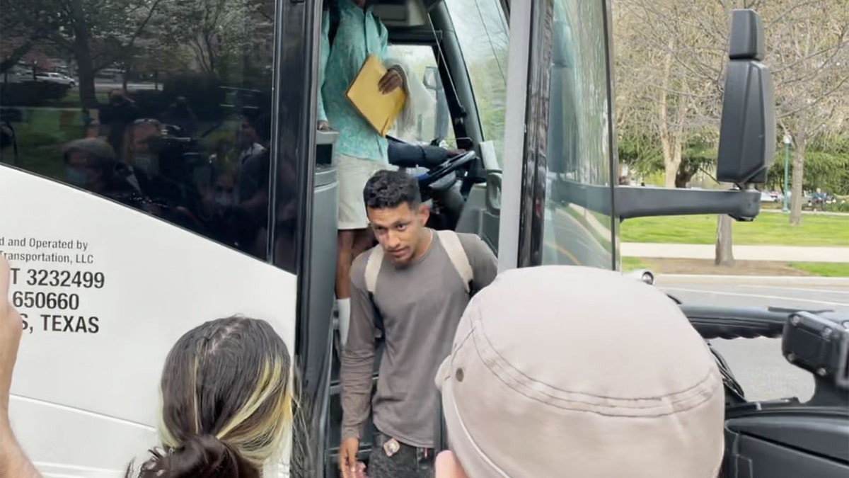 A migrant bus from Texas arrives in Washington, D.C.