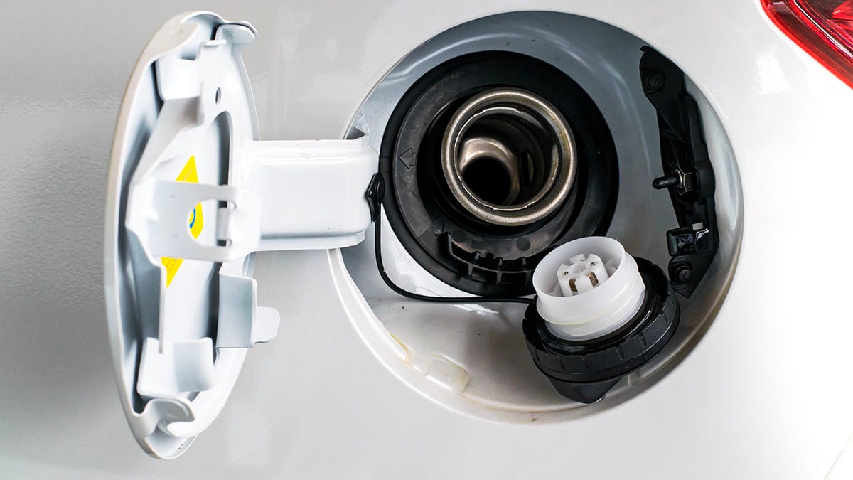 Gas cap