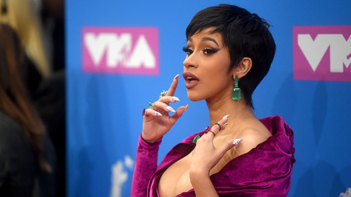 Cardi-B-nails-2018-MTV-VMA