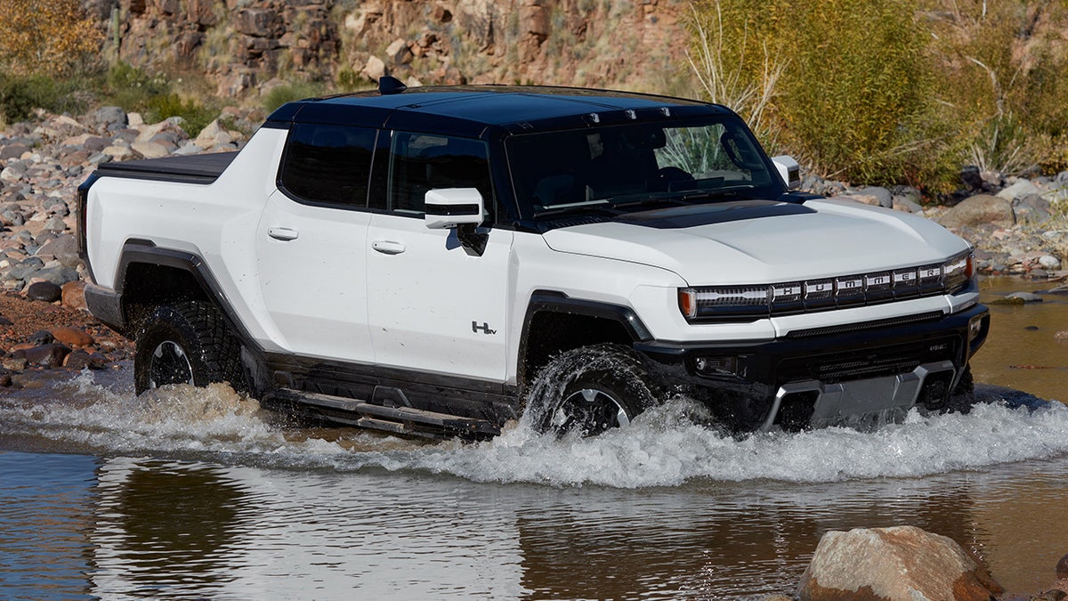 2022 chevy online hummer