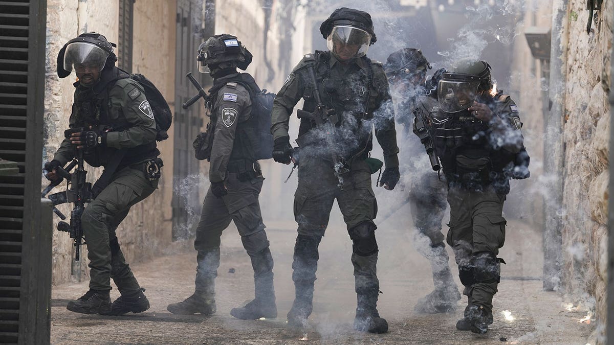Israelis Palestinians Jerusalem clash