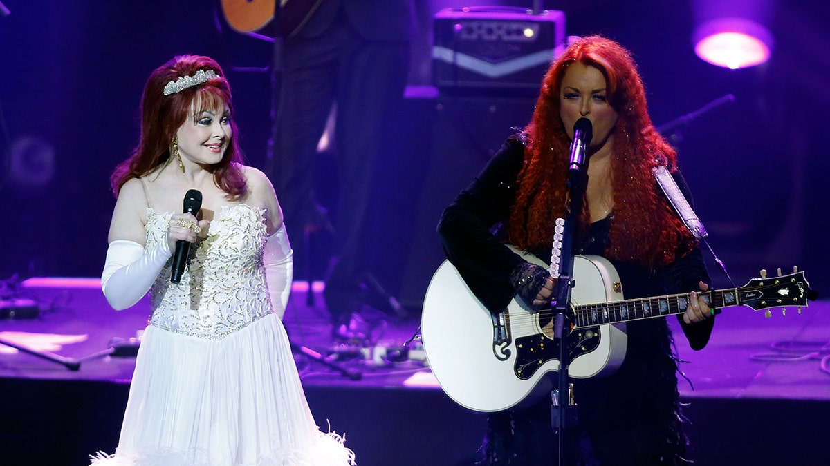 Mother-daughter duo Naomi Judd (L) and Wynonna Judd will reunite at the 2022 CMT Music Awards.