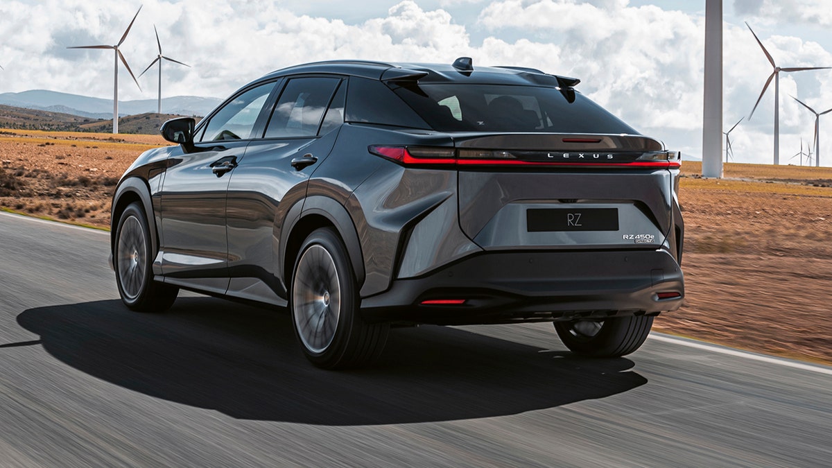 Lexus RZ 450e
