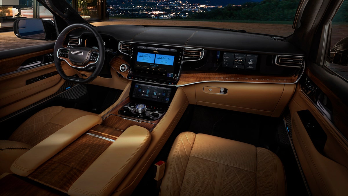 Jeep Grand Wagoneer L
