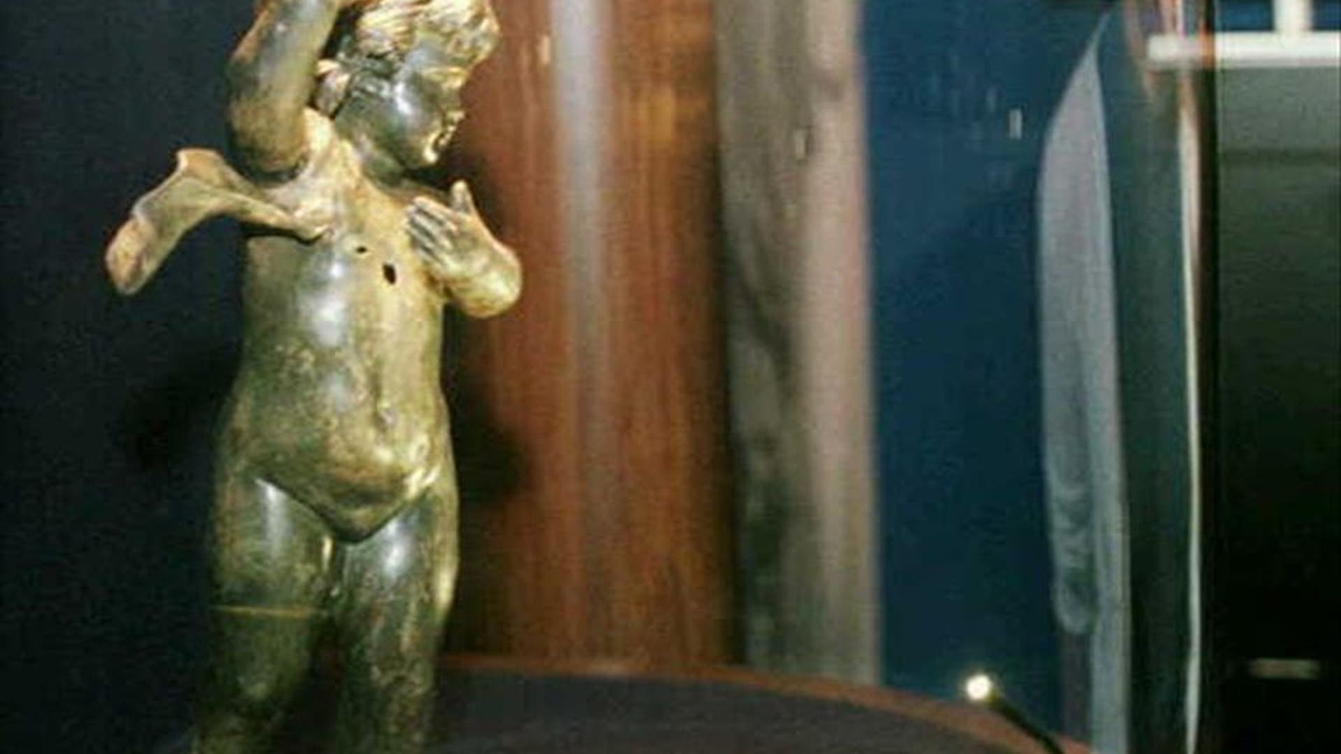 Titanic cherub statue