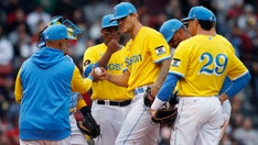 Red Sox to miss multiple unvaccinated players at Toronto, manager Alex Cora says