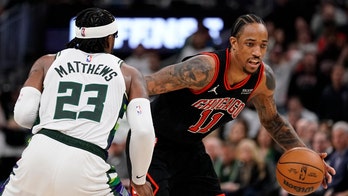 DeMar DeRozan scores 41 as Bulls beat Bucks 114-110 to tie series