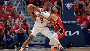 Chris Paul, Deandre Ayton help Booker-less Suns beat Pelicans 114-111
