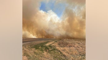 Nebraska wildfires kill ex-fire chief, hurt 15 firefighters