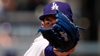 Andrew Heaney whiffs 11, Dodgers sweep Reds with blowout