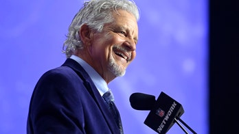 Ex-Vikings running back Ed Marinaro lights up Packers fans, gets the hook while announcing draft pick