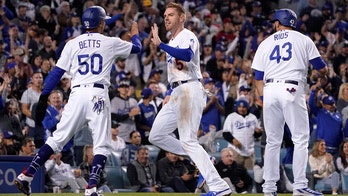 Freddie Freeman hits 1st home run for Dodgers in reunion win over Braves