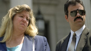 Couple says fertility doc mixed up embryos again