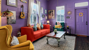 'Friends'-themed Airbnb opens in Tampa Bay