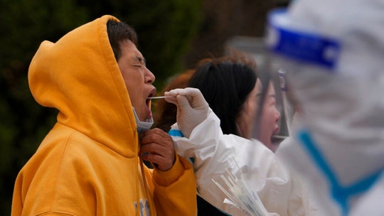 Shanghai will allow COVID-stricken kids to stay with parents