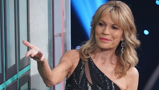 ‘Wheel of Fortune’ co-host Vanna White mourns loss of father in social media post: ‘Lived a full, happy life’