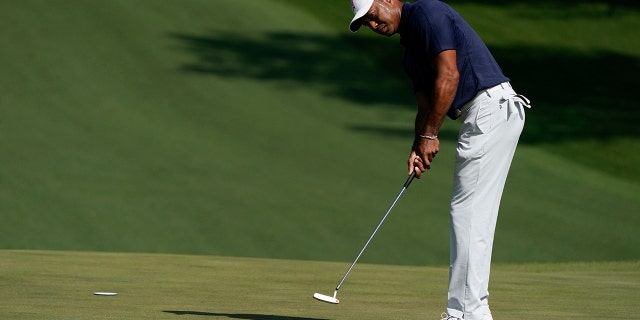 Tiger Woods looked 'phenomenal' in practice at Augusta, says Fred Couples 3 Tiger Woods putts on the fourth green during a practice round for the Masters golf tournament Monday, April 4, 2022 in Augusta, Georgia.