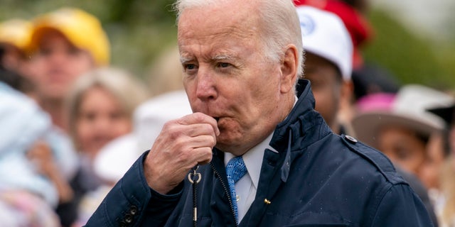 President Joe Biden blows his whistle for the start of a race during the White House Easter Egg Roll, Monday, April 18, 2022. (Online News 72h Photo/Andrew Harnik)