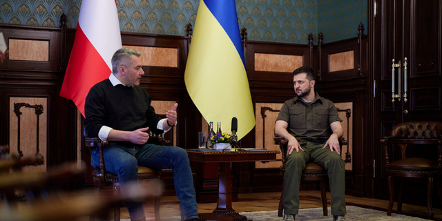 Ukrainian President Volodymyr Zelenskyy and Austrian Chancellor Karl Nehammer attend a meeting in Kyiv, Ukraine on Saturday.
