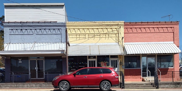 "When you roll into a town like that … you just feel welcomed," Barnes said of South Carolina's "clean and colorful" towns. Here is another photo that Barnes took in Saluda, South Carolina.