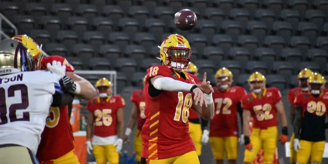 Bryan Scott of the Philadelphia Stars throws a pass.