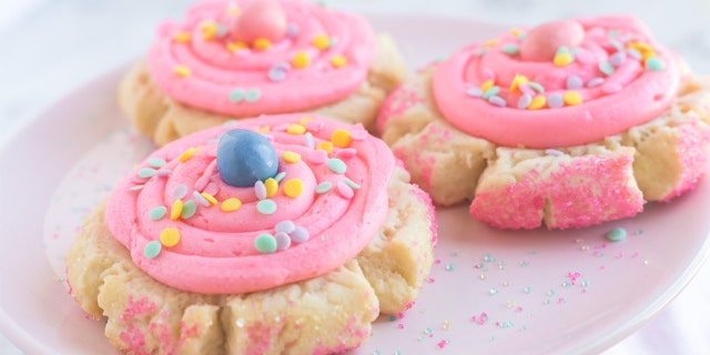 Sugar Easter Cookies de Sandra Flegg de ShesNotCookin.com