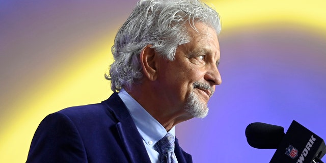 Ed Marinaro announces the Minnesota Vikings' 42th pick during Round 2 of the 2022 NFL Draft April 29, 2022, in Las Vegas.