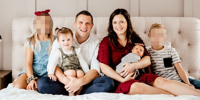 A family portrait of Jared and Kirsten Bridegan with their daughters Bexley and London and Jared's twins from his first marriage.  
