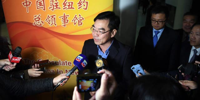 NEW YORK, Nov. 15, 2018-- Huang Ping C, new Chinese consul-general in New York, speaks at a press briefing upon his arrival at New York's John F. Kennedy International Airport, the United States, on Nov. 15, 2018. The Chinese Consulate-General in New York will continue to be dedicated to promoting China-U.S. ties through boosting regional cooperation, the newly-arrived Chinese consul-general said here on Thursday.