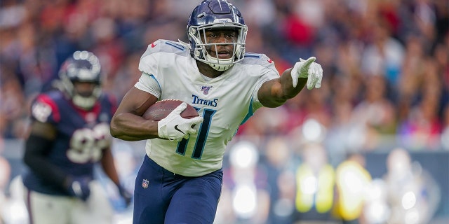 HOUSTON, TX - DECEMBER 29: Tennessee Titans wide receiver A.J. Brown (11) points to a defender during the game between the Tennessee Titans and Houston Texans on December 29, 2019 at NRG Stadium in Houston, TX.