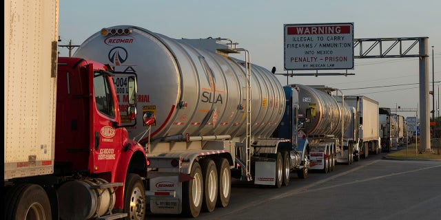 Pharr Bridge delays (Michael Gonzalez/Getty Images)